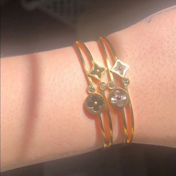 Louis Vuitton Jewelry - ✨Louis Vuitton Gold & Black Cuff✨